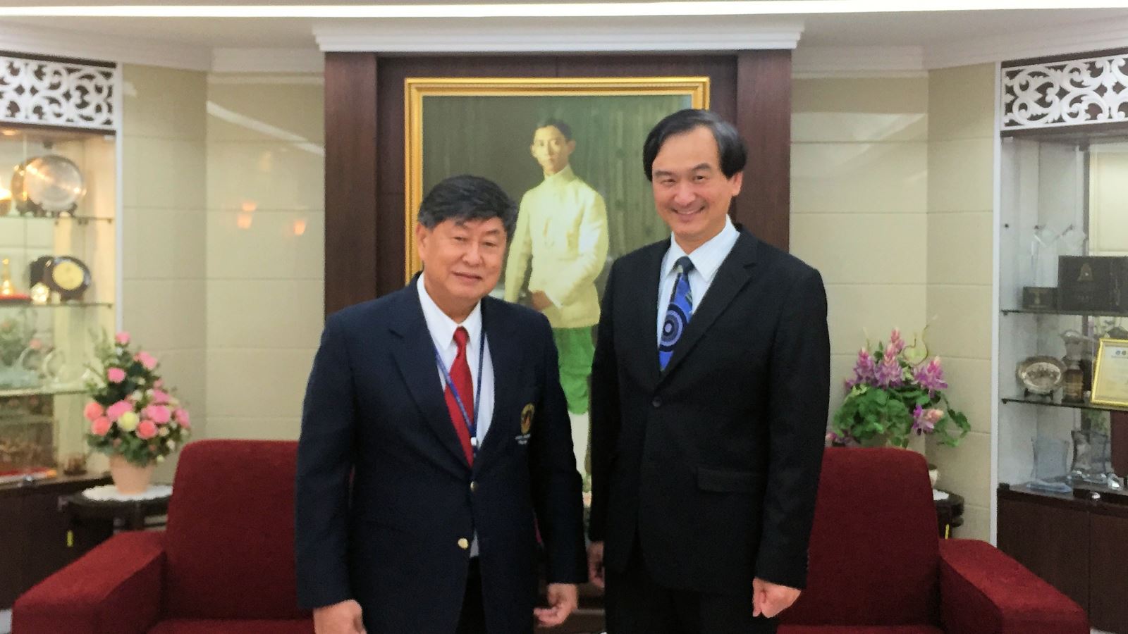 圖四：2018 年蘇芳慶副校長與 Banchong Mahaisavariya 校長合影於瑪希敦大學校長室