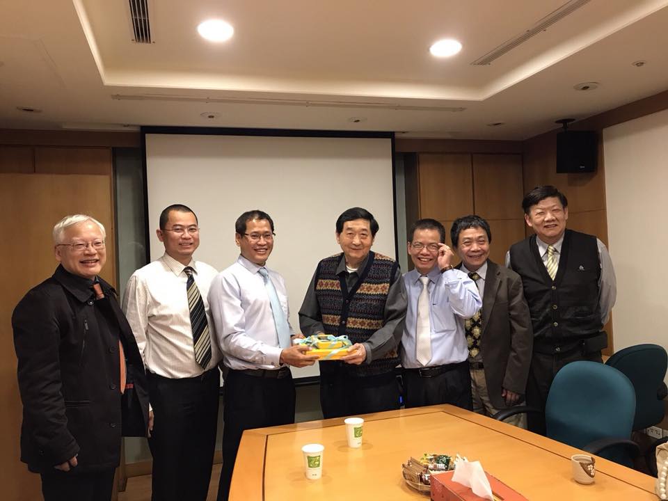 圖二：Khema International Polyclinic (KIPC) 的院長 Dr. Oum Sopheap 與副院長 Dr. Som Leakhena 來臺參觀訪問