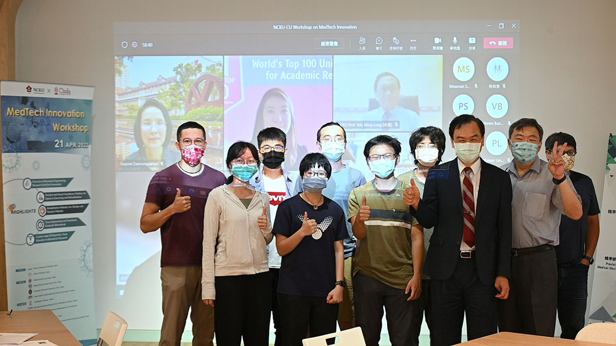 圖三：蘇芳慶副校長引導醫工系學生參與與泰國朱拉隆功大學合辦之虛實結合Workshop（蘇芳慶副校長提供）