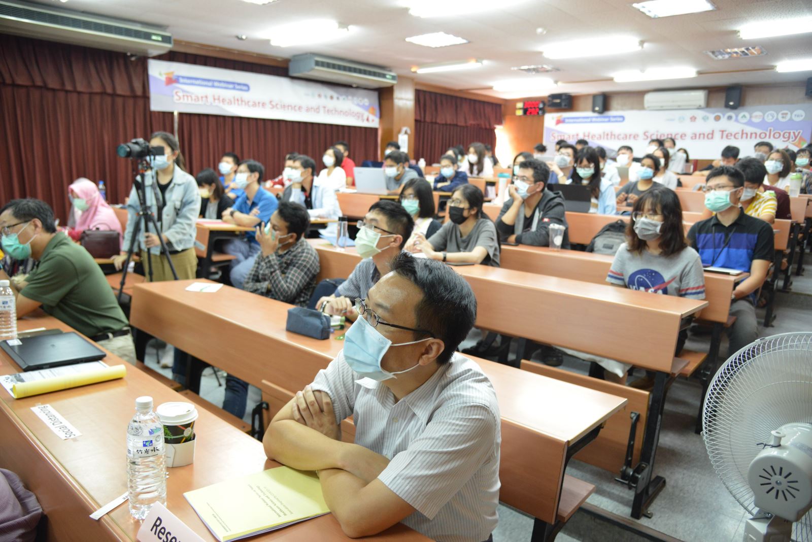 台灣師生參與實體研討會與泰國、新南向國家國家連線
