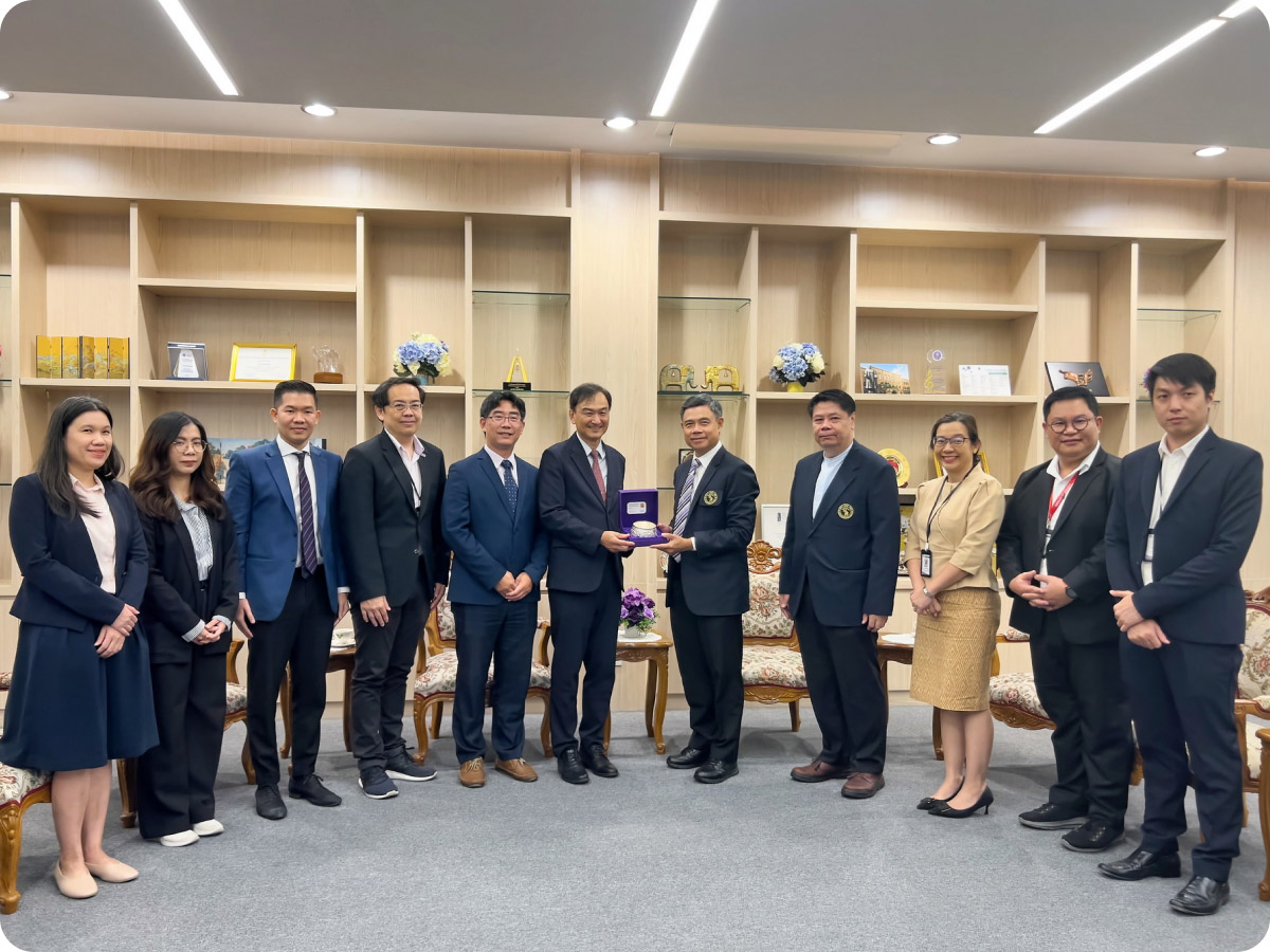 圖 9：成大代表與清邁大學校長、副校長及醫工系代表會面交流