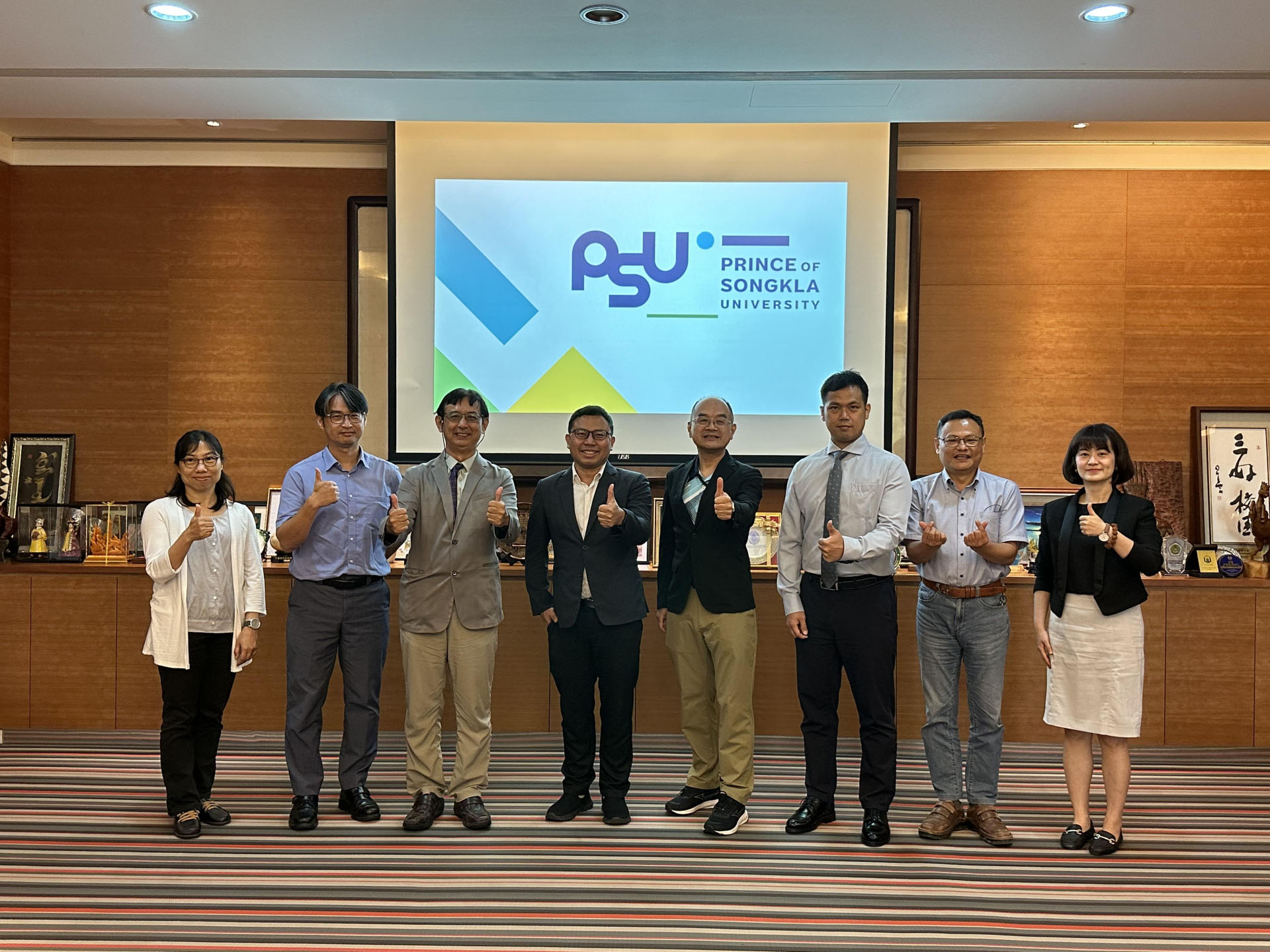 拜訪國立屏東大學 (NPTU) 與應用化學系的教職員會面