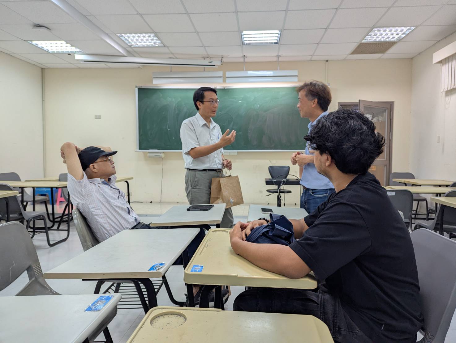 Img 2: PSU Associate Professor Rakkrit Duangsoithong visited Prof. Han-Sheng Chuang and Prof. Kuo-Sheng Cheng, NCKU