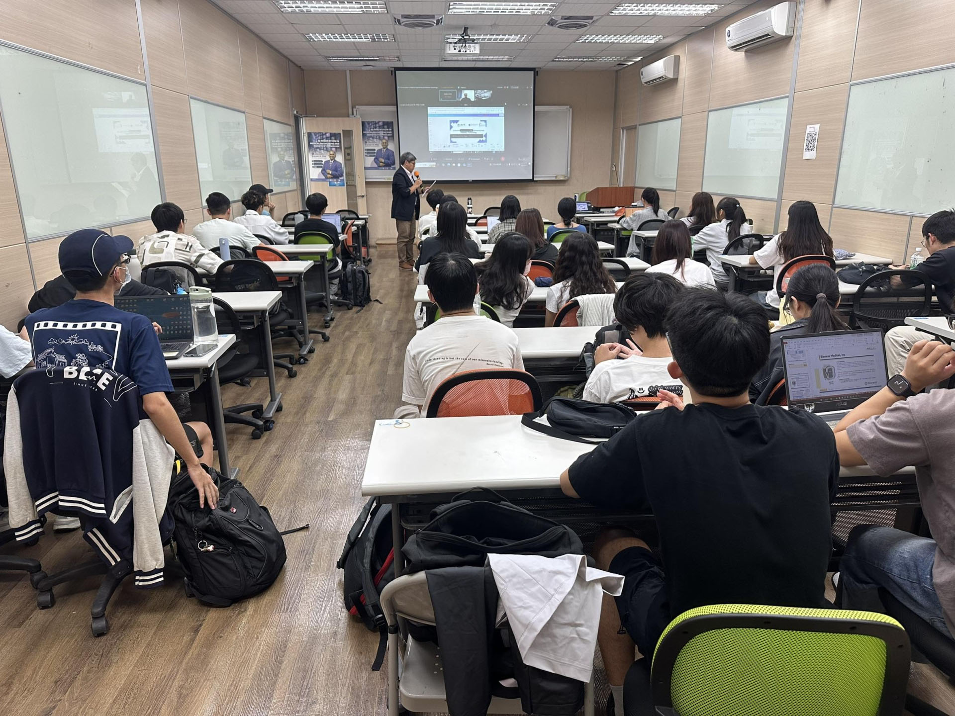 圖二：國立成功大學 Charlie C. Ma 博士主持