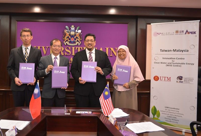 ▲ The picture shows the signing of the Memorandum of Understanding (MoU) between National Tsing Hua University (NTHU) and Universiti Sains Malaysia (USM), from left to right: Prof. Ruey-an Doong, Prof. Sinn-Wen Chen, Prof. Ahmad Farhan bin Mohd Sadullah and Prof.&nbsp;Rohana Adnan.